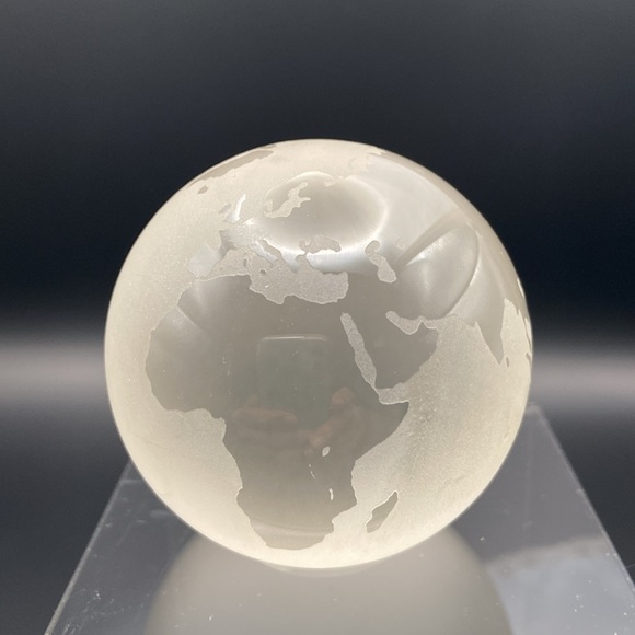 Tiffany & Co Crystal Paperweight Etched World Globe - Picture 2 of 8